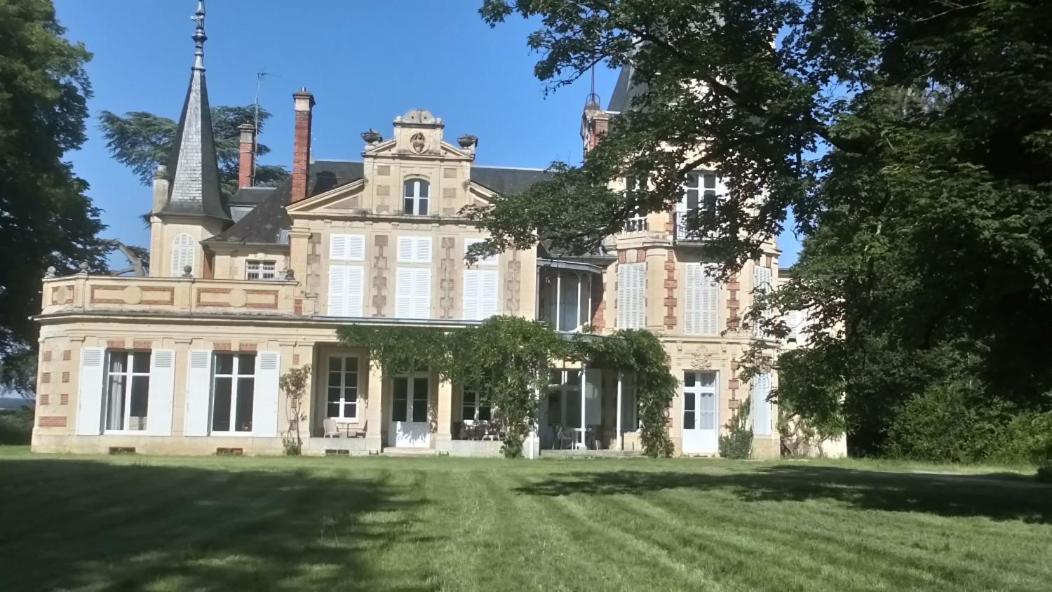 Chateau De Maucouvent Challuy Екстериор снимка