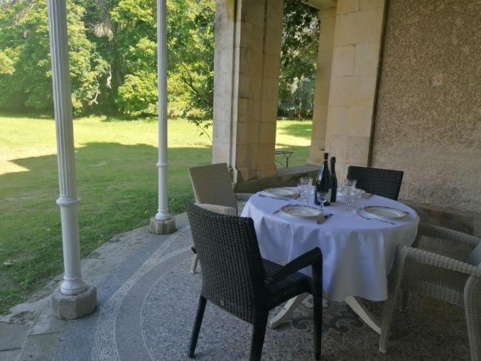 Chateau De Maucouvent Challuy Екстериор снимка
